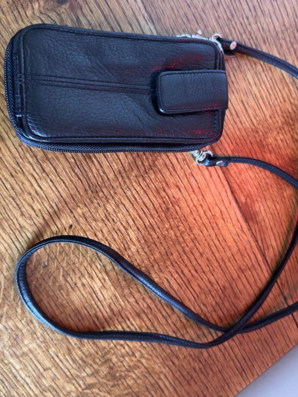 EDDIE BAUER LEATHER PHONE CASE/WALLET WITH NECK LANYARD 6"X3.25"